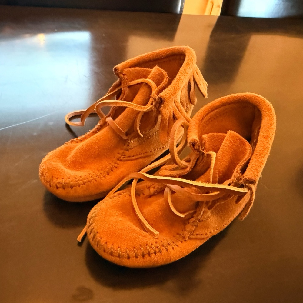 Minnetonka Kids Brown Fringe Moccasins (worn once)